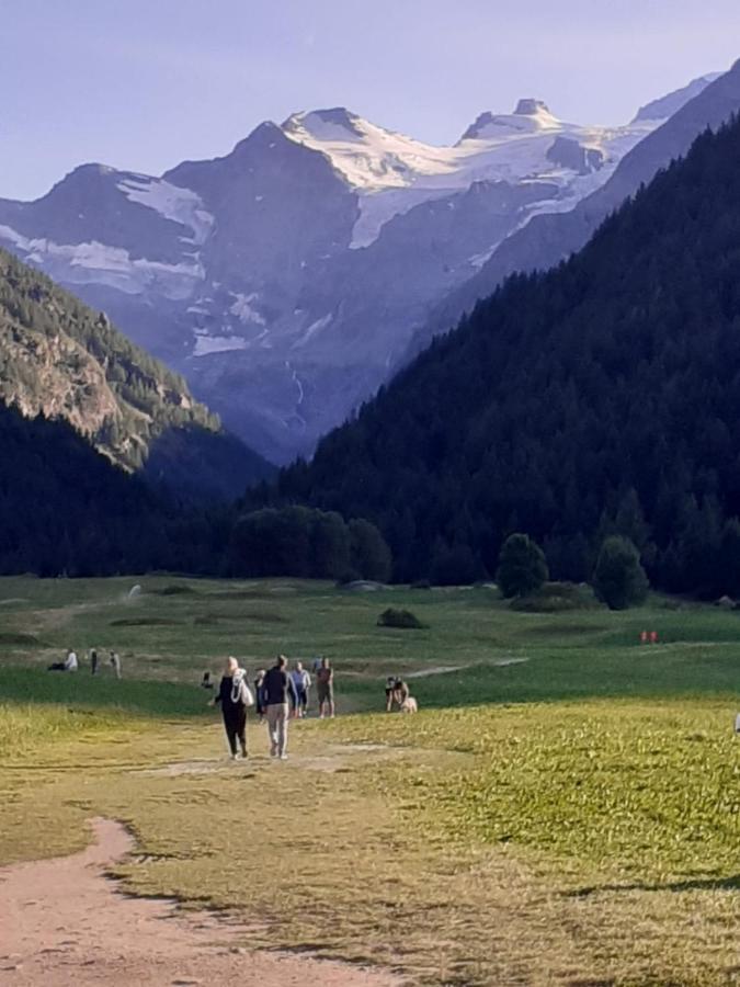 Appartamento Signorile Con Giardino Aosta Buitenkant foto