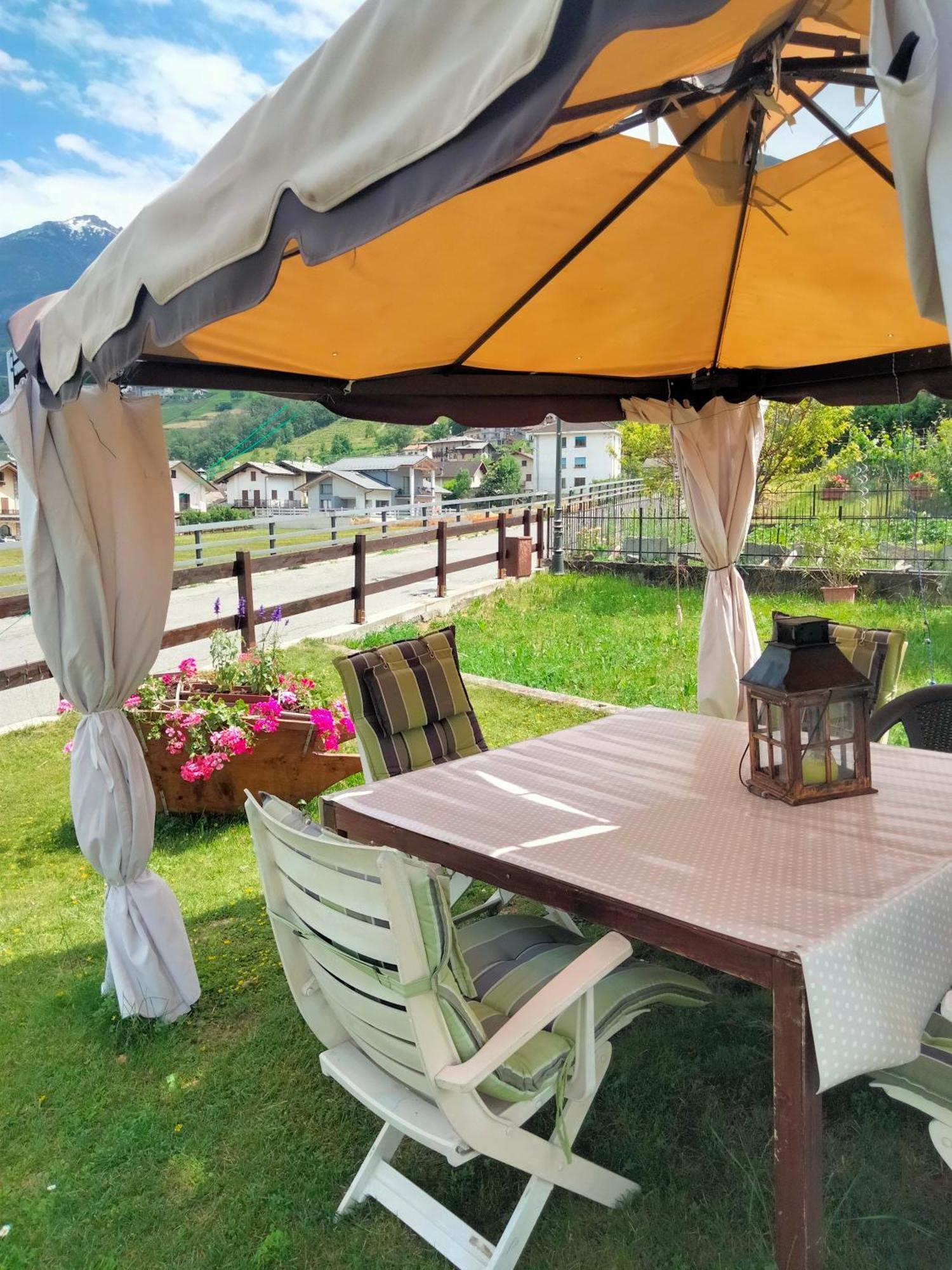 Appartamento Signorile Con Giardino Aosta Buitenkant foto