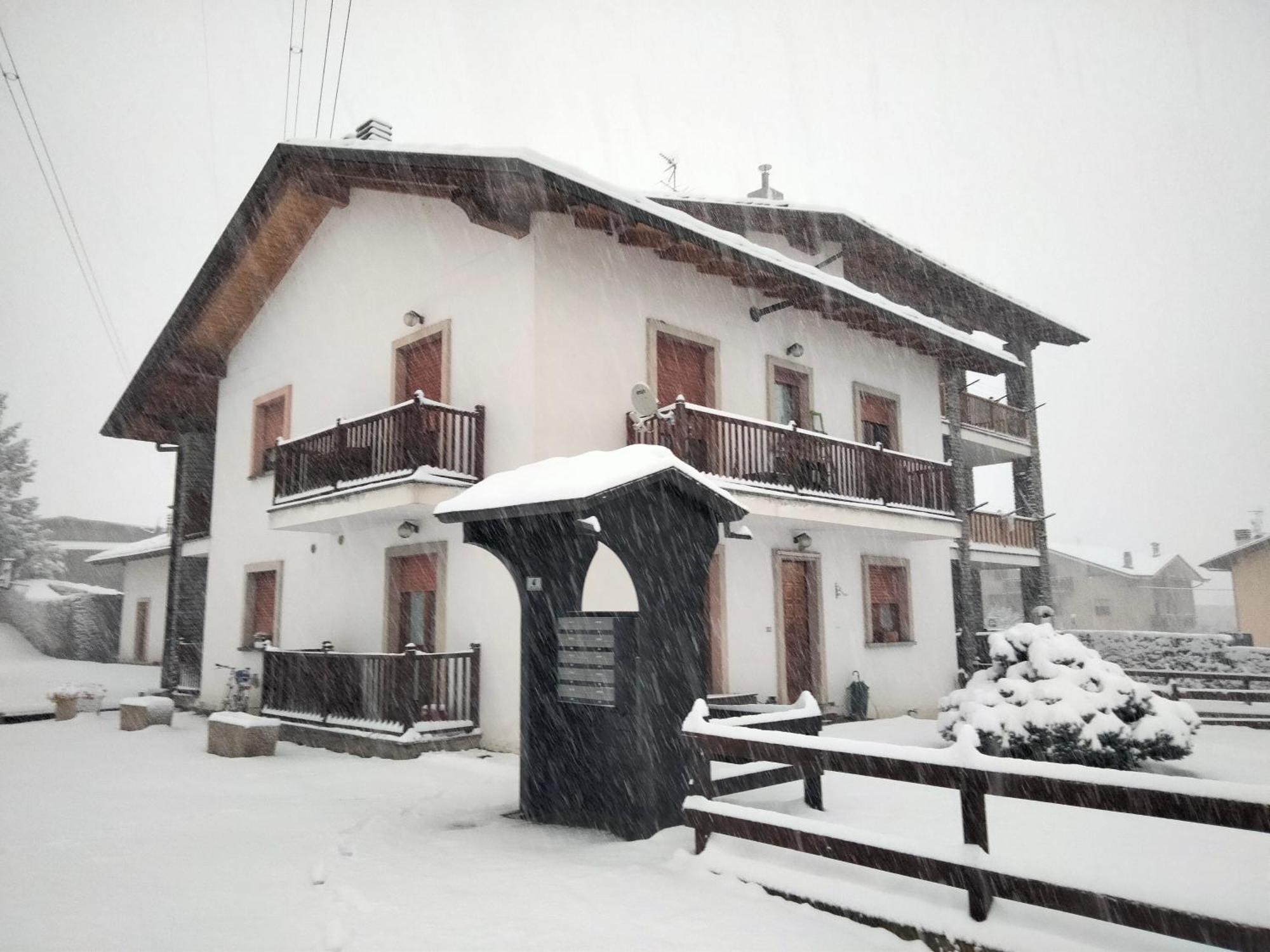 Appartamento Signorile Con Giardino Aosta Buitenkant foto